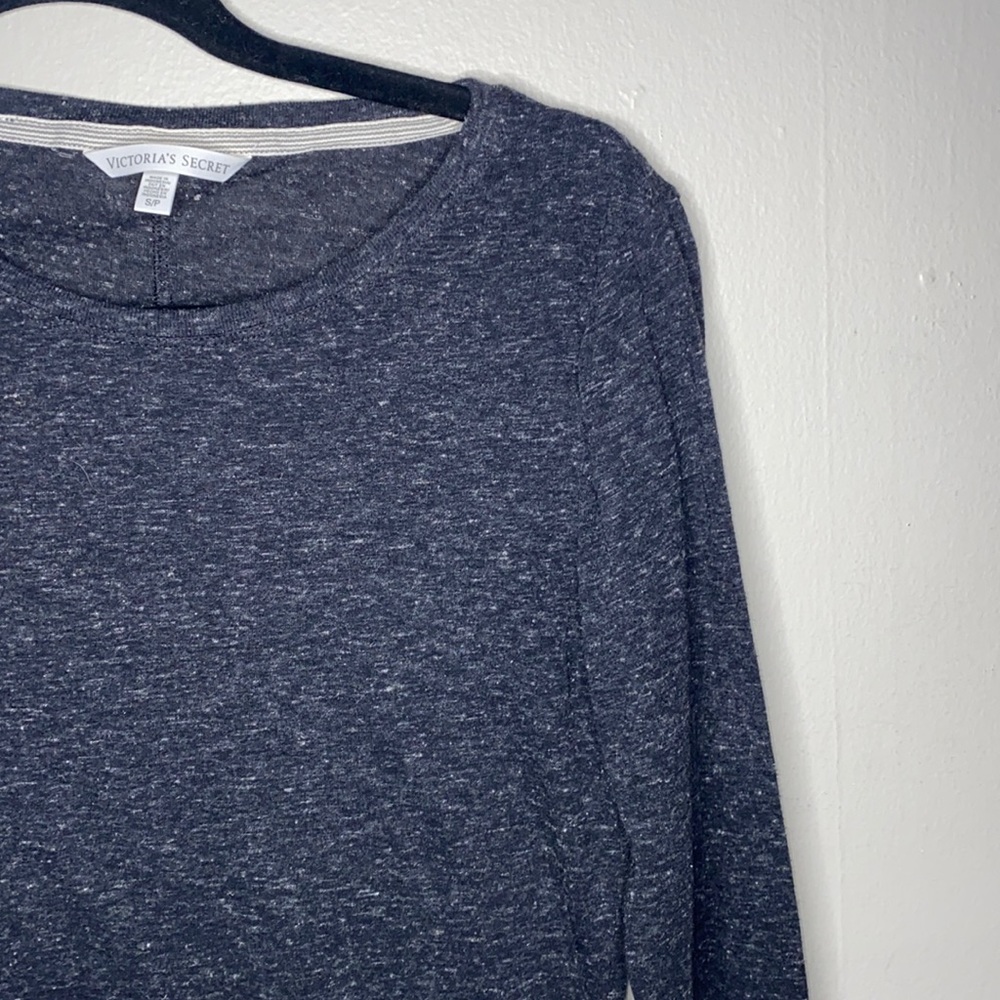 🎈Grey Victoria Secret long sleeved tee!